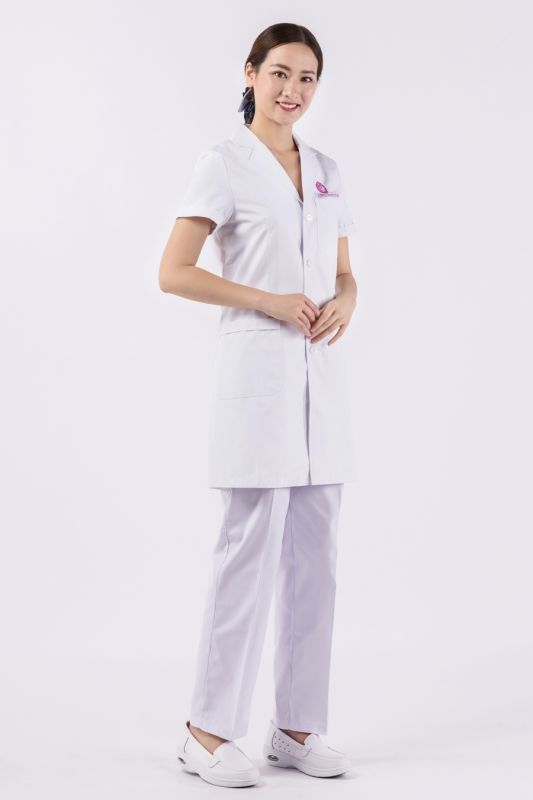 女醫生的白大褂服飾